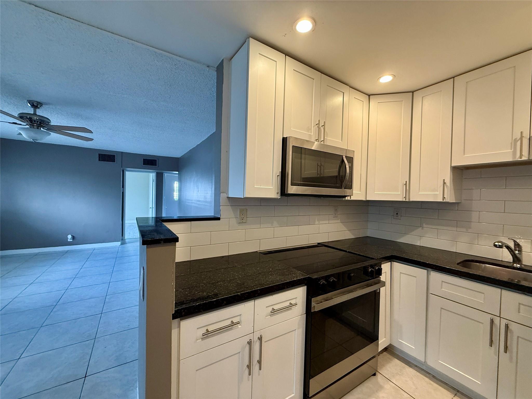 Oakland Park Second Add 1 - Residential Lease