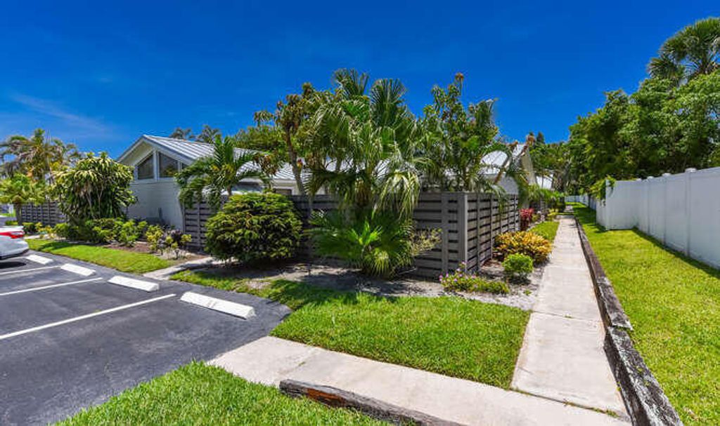 Photo of 1801 Us-1, Jupiter, FL 33477 (MLS # B26020385)