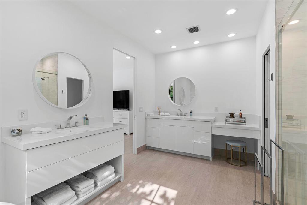 DODGE ESTATES LOT 21 & PART OF LOT 22 AS IN OR1770 - Residential