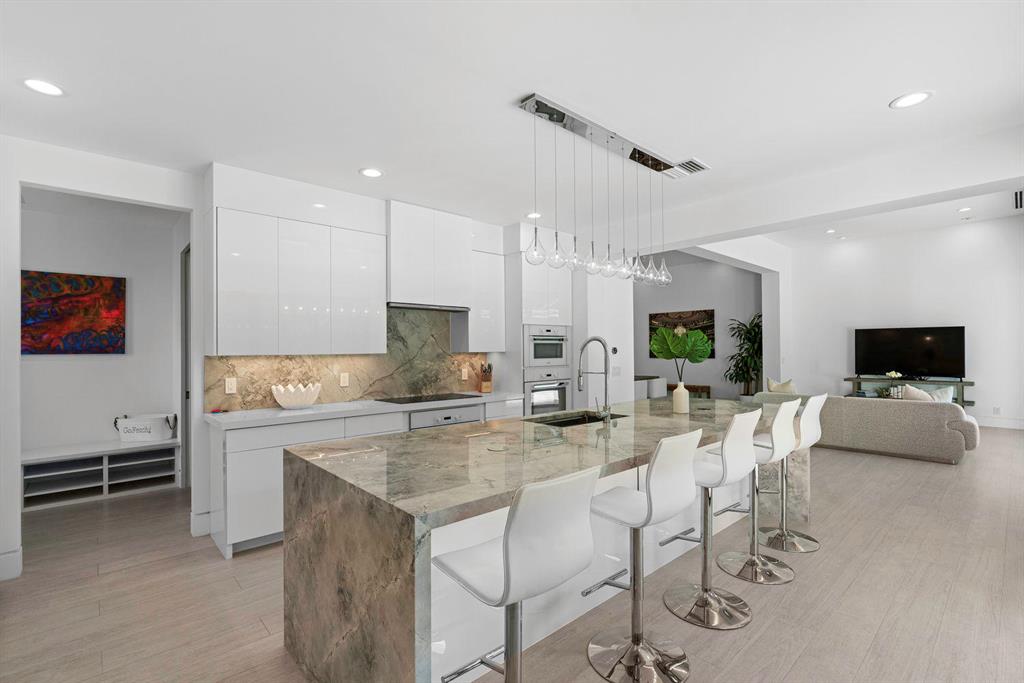 DODGE ESTATES LOT 21 & PART OF LOT 22 AS IN OR1770 - Residential