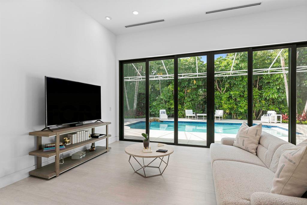 DODGE ESTATES LOT 21 & PART OF LOT 22 AS IN OR1770 - Residential