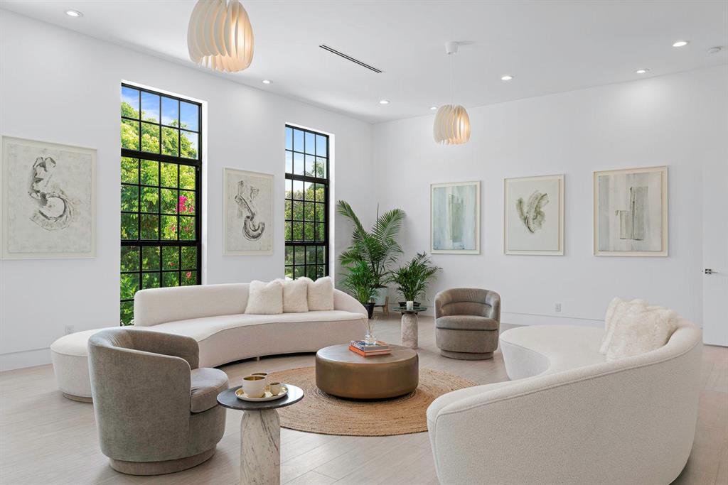 DODGE ESTATES LOT 21 & PART OF LOT 22 AS IN OR1770 - Residential