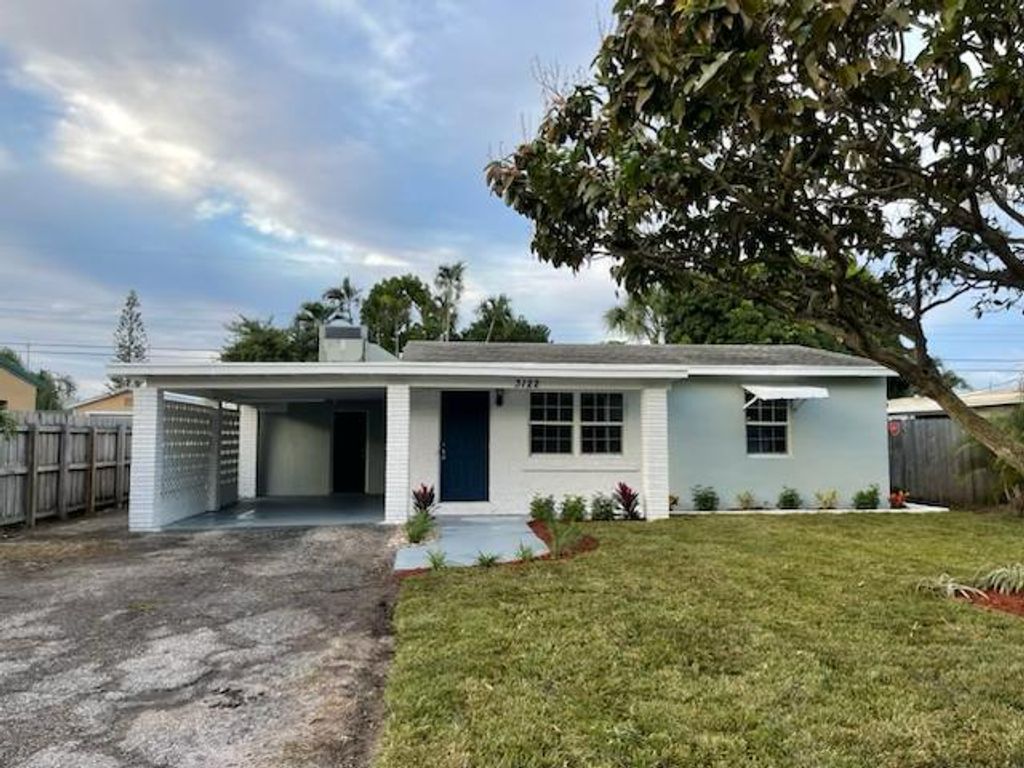 Photo of 3122 Vassallo Avenue, Lake Worth, FL 33461 (MLS # R10942398)