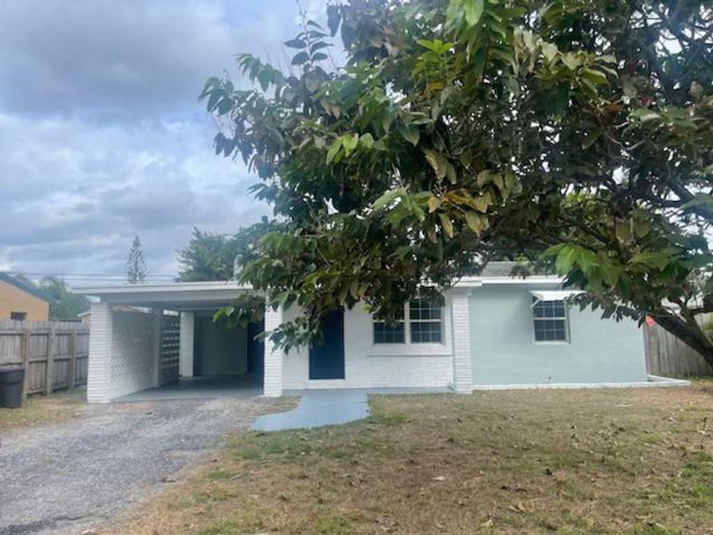 Photo of 3122 Vassallo Avenue, Lake Worth, FL 33461 (MLS # R10942398)