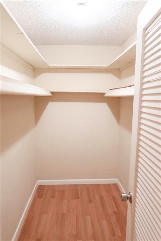 Westwood Commy 5 78-39 B - Residential Lease