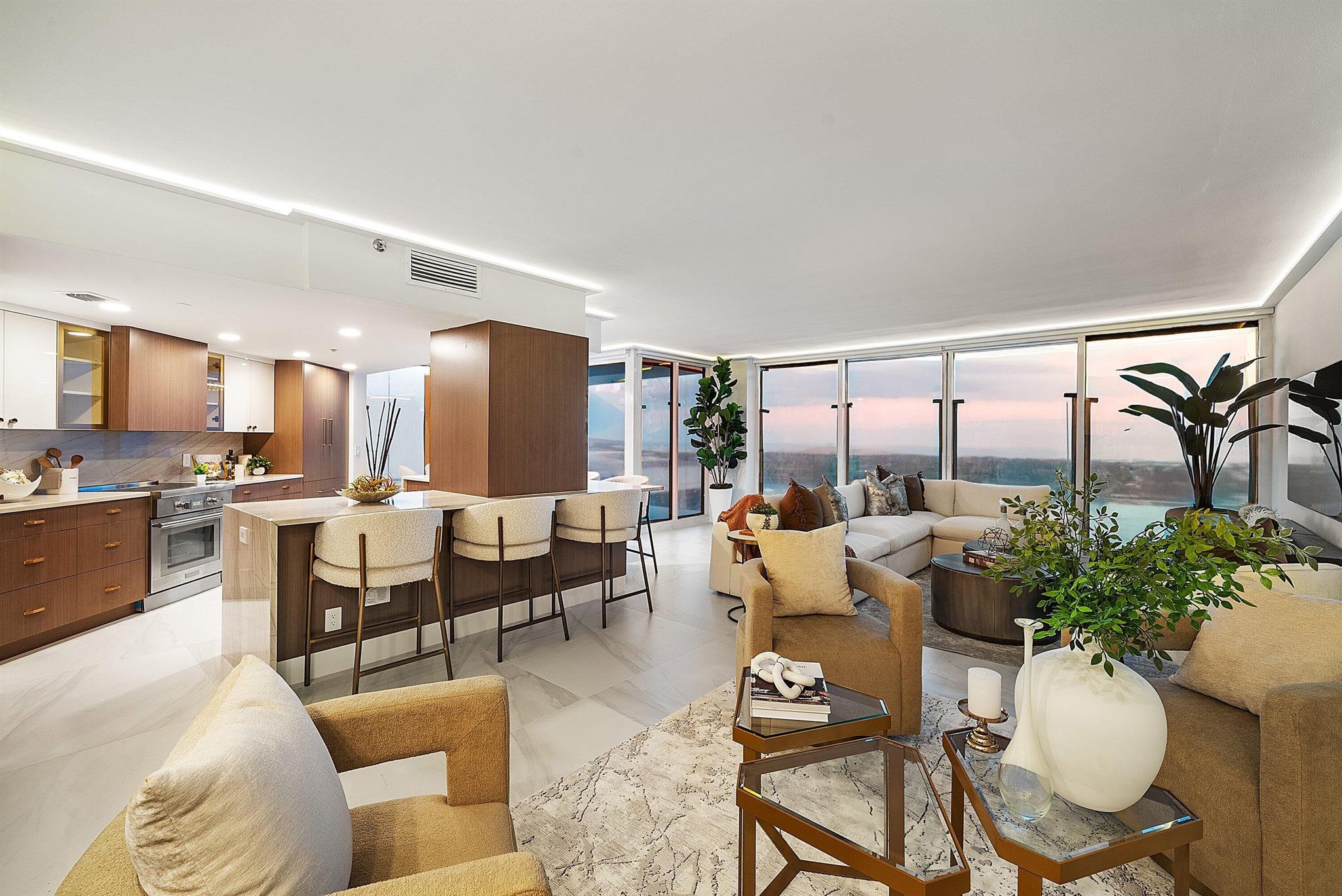 PLAZA OF THE PALM BEACHES - Residential