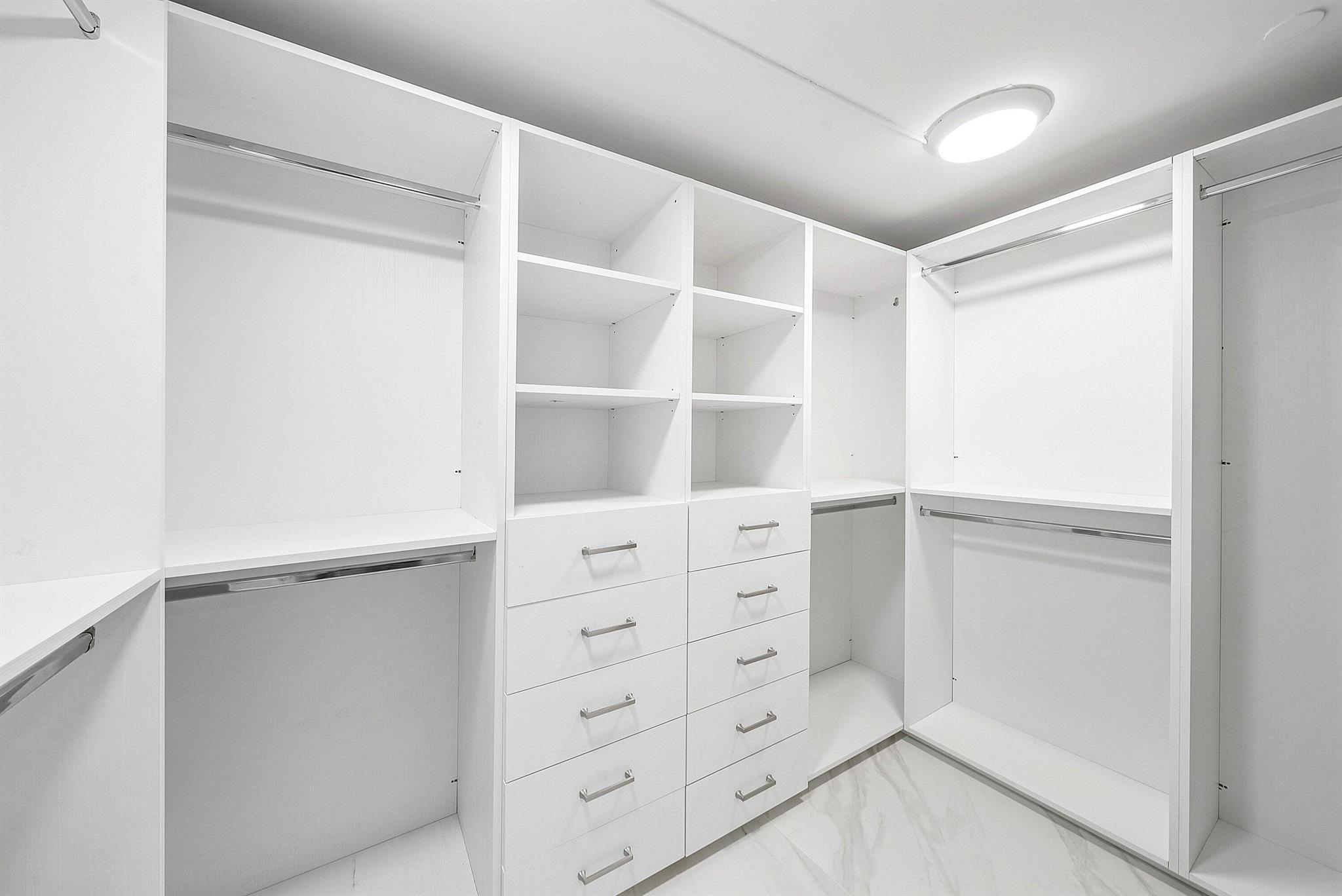 PLAZA OF THE PALM BEACHES - Residential