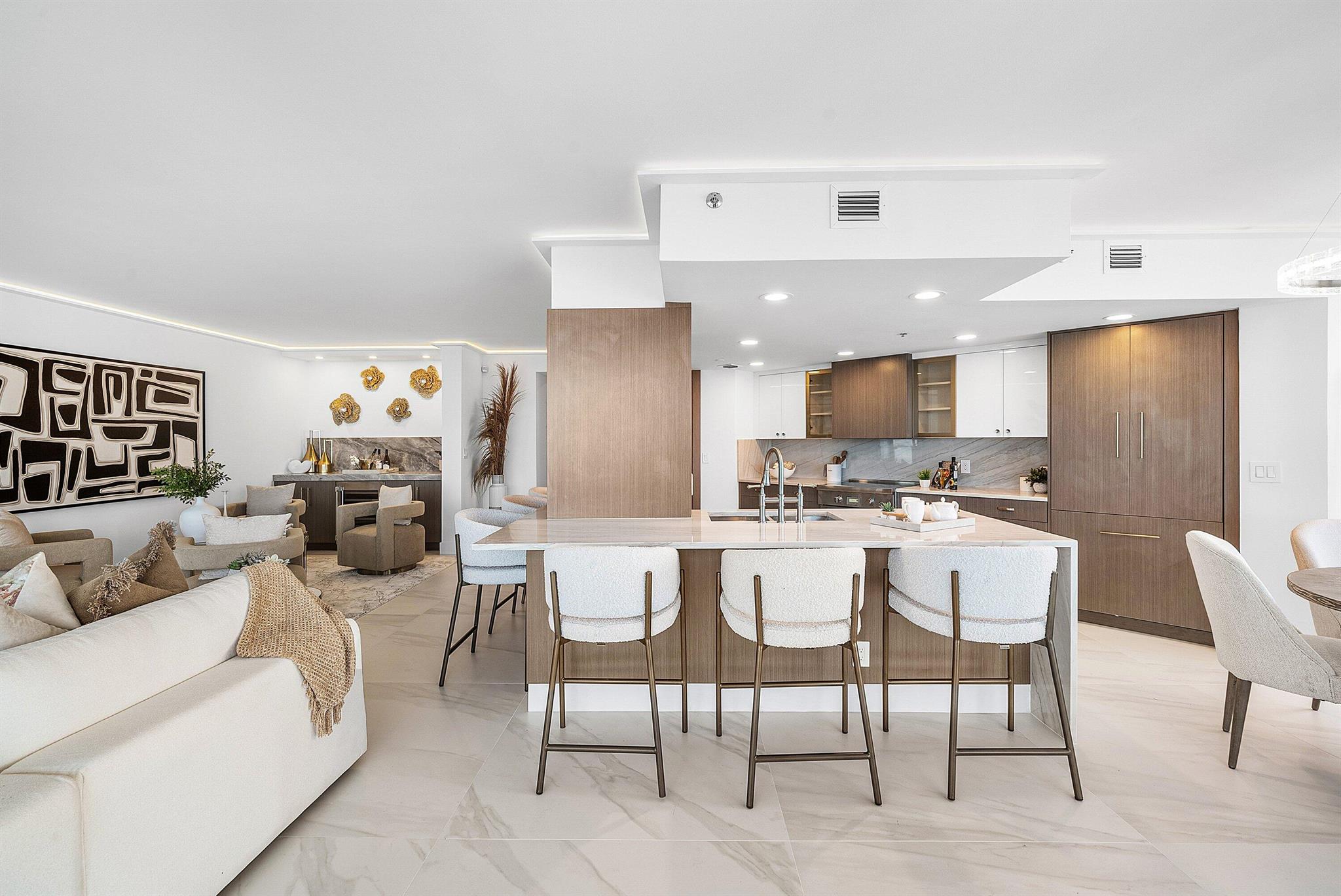 PLAZA OF THE PALM BEACHES - Residential