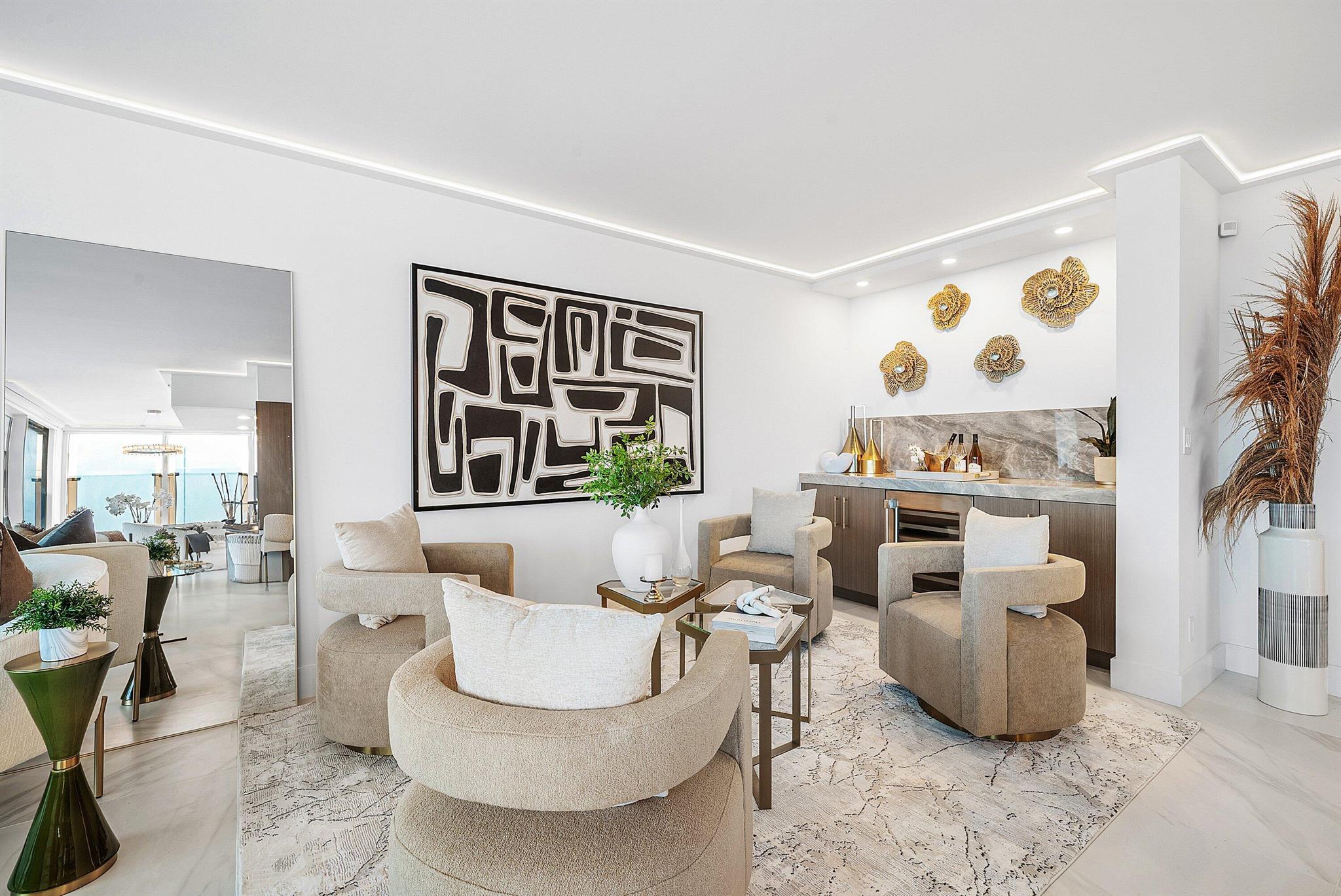 PLAZA OF THE PALM BEACHES - Residential