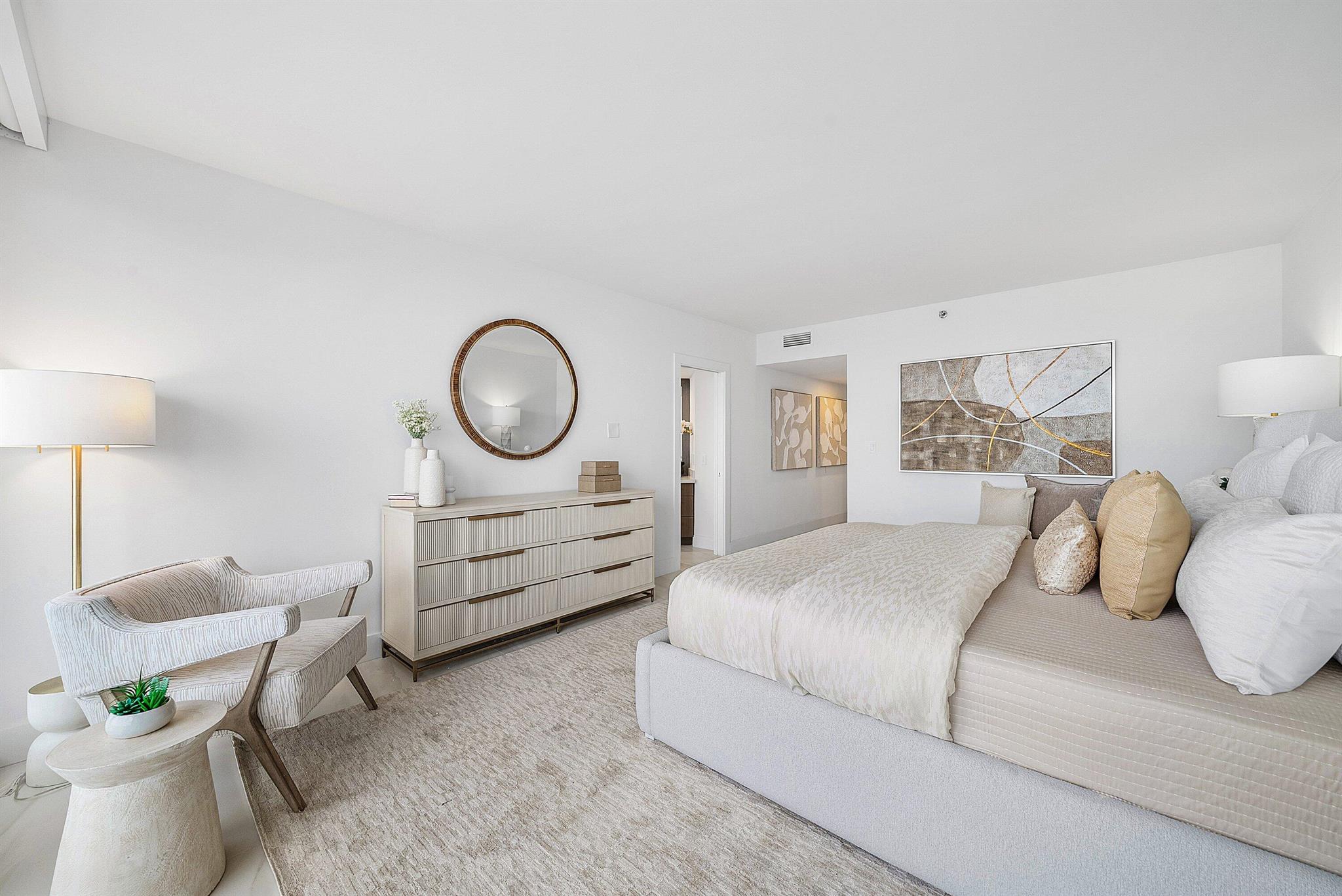 PLAZA OF THE PALM BEACHES - Residential