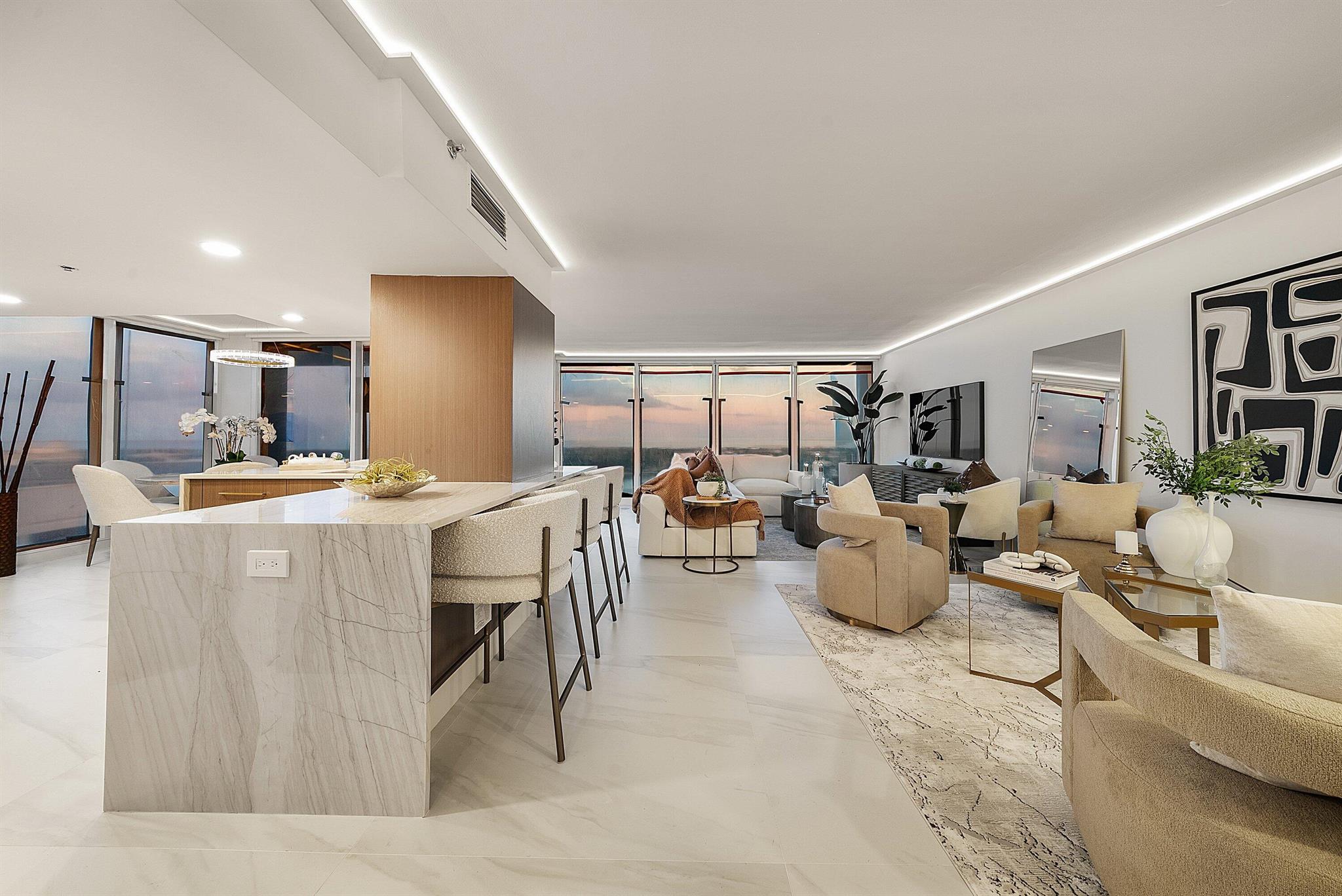 PLAZA OF THE PALM BEACHES - Residential