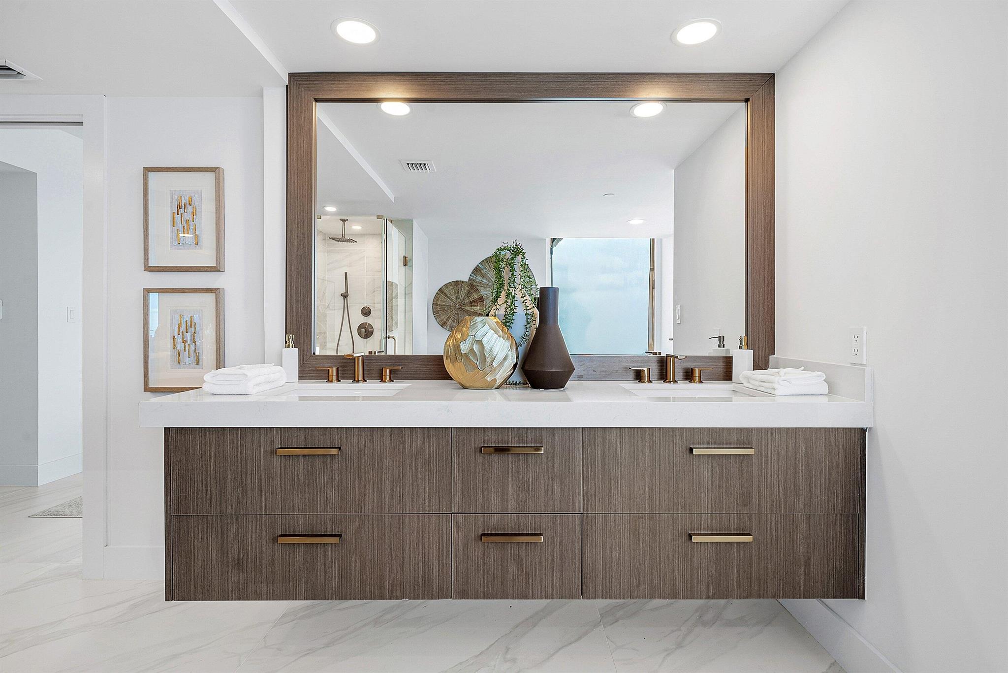 PLAZA OF THE PALM BEACHES - Residential