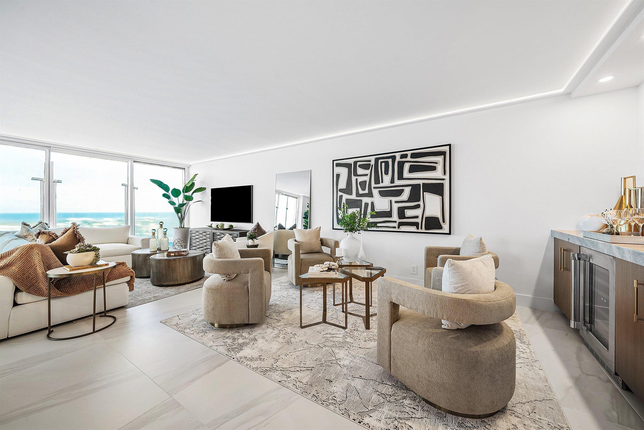 PLAZA OF THE PALM BEACHES - Residential