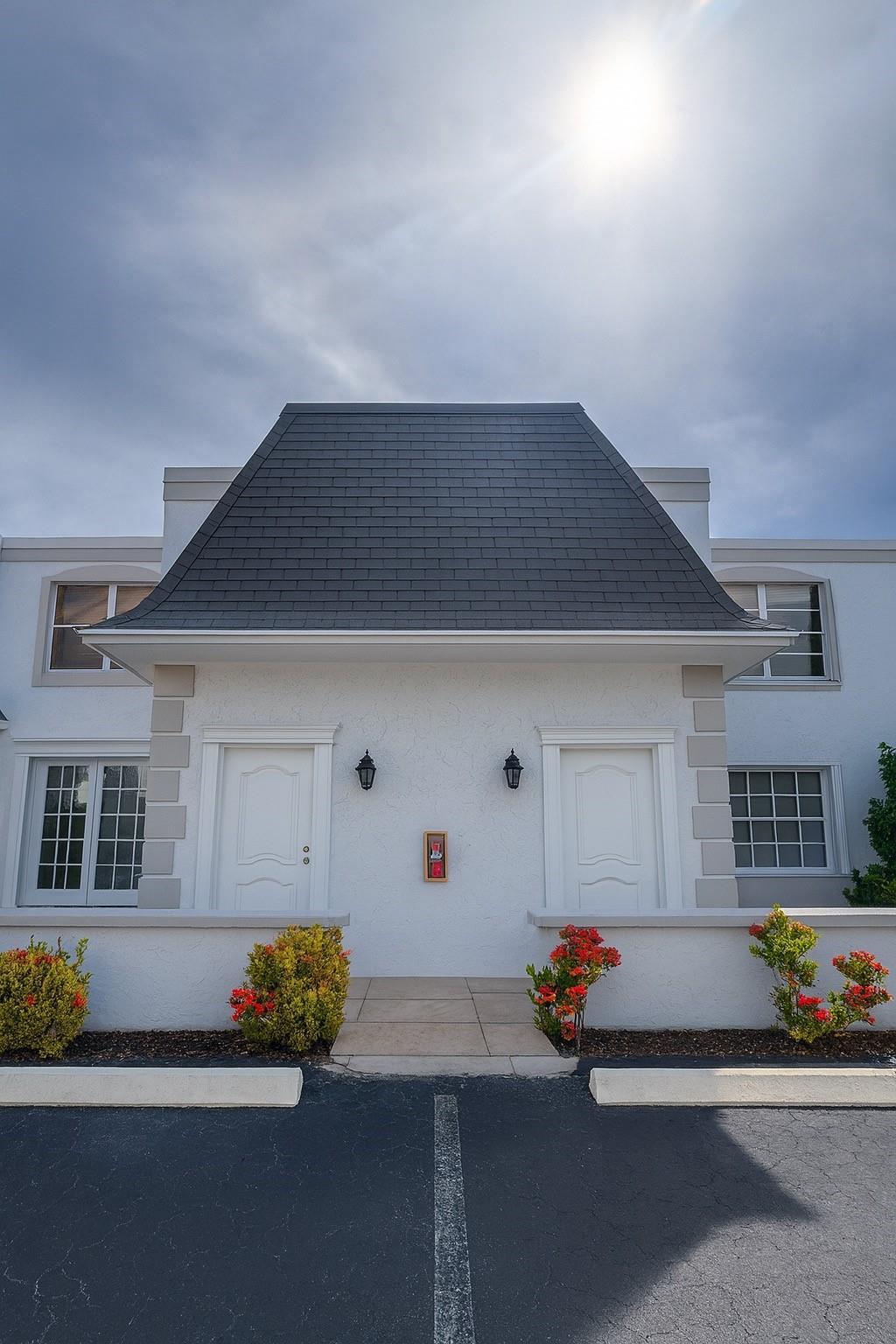 Townhouses Of Venetian Pa - Residential Lease