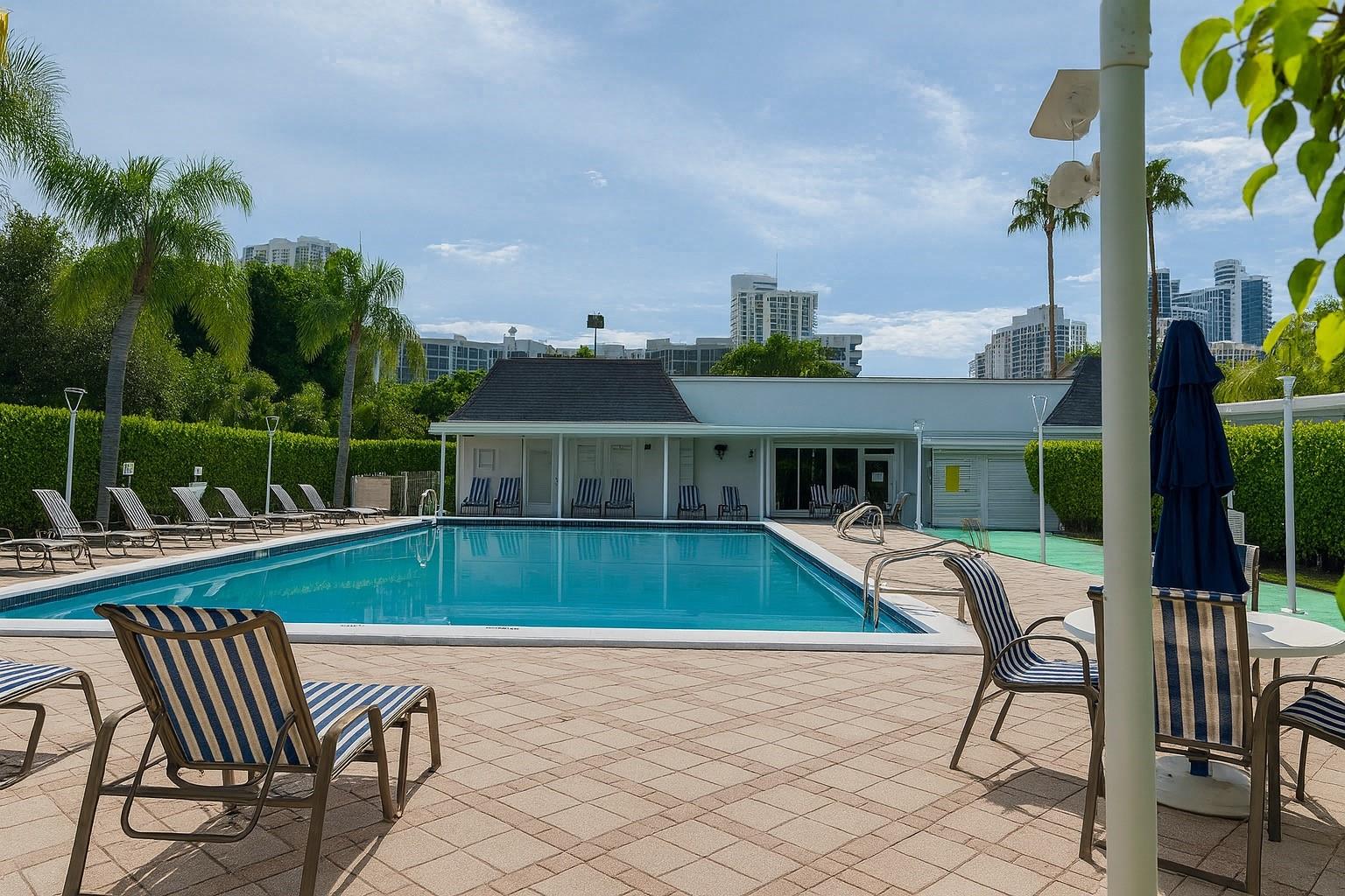 Townhouses Of Venetian Pa - Residential Lease