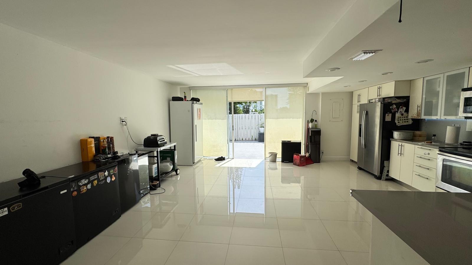 Townhouses Of Venetian Pa - Residential Lease