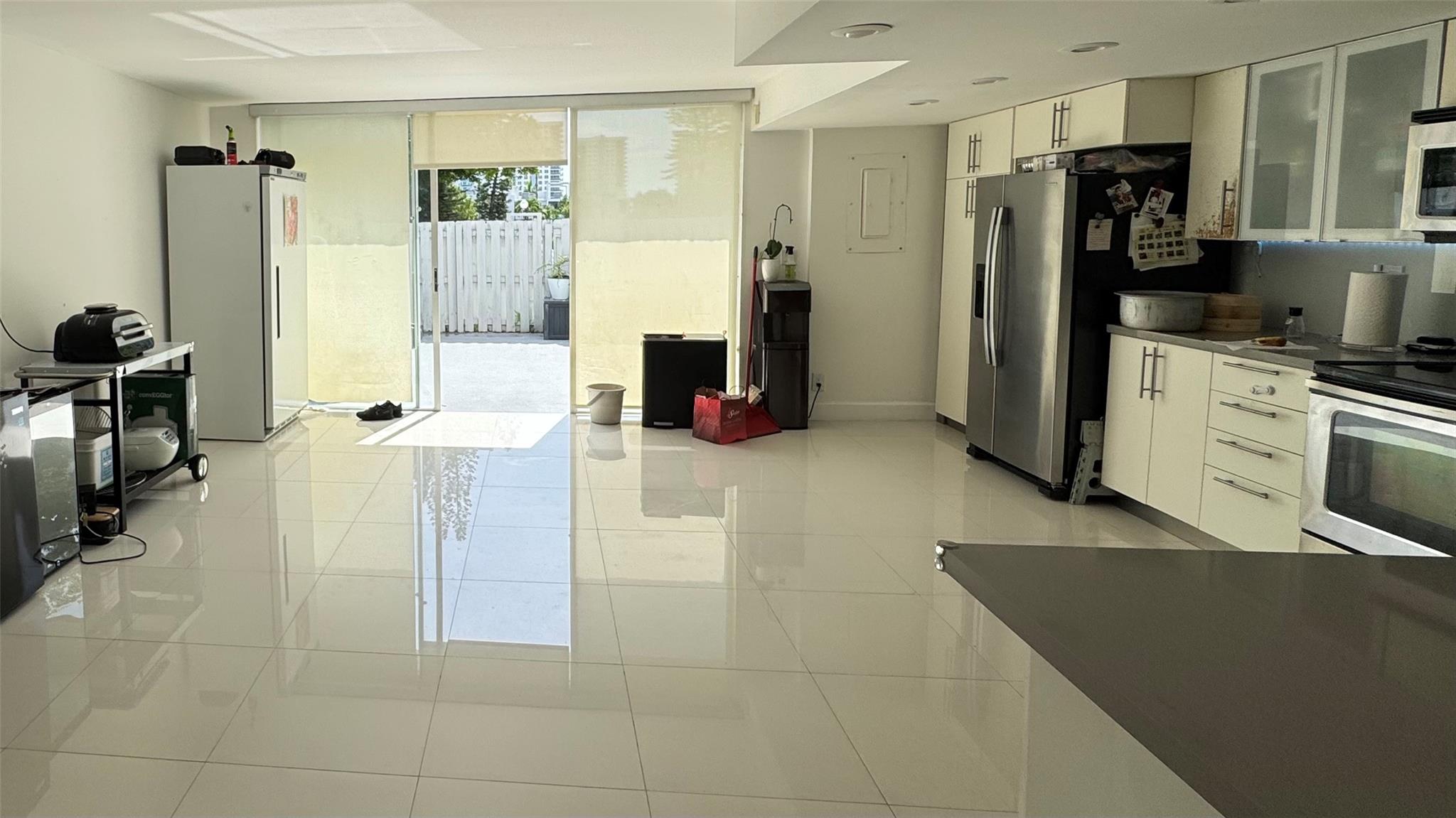 Townhouses Of Venetian Pa - Residential Lease