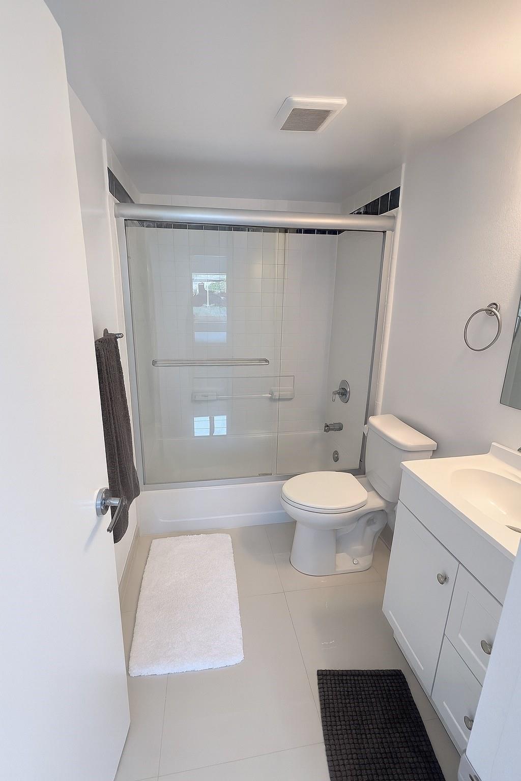 Townhouses Of Venetian Pa - Residential Lease