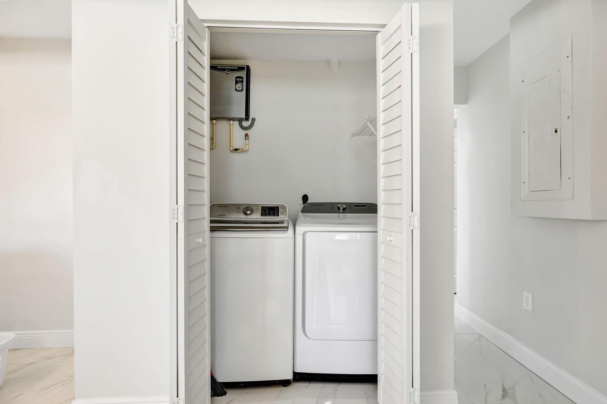 SURFSIDE UNIT 1 SUBDIVISI - Residential Lease