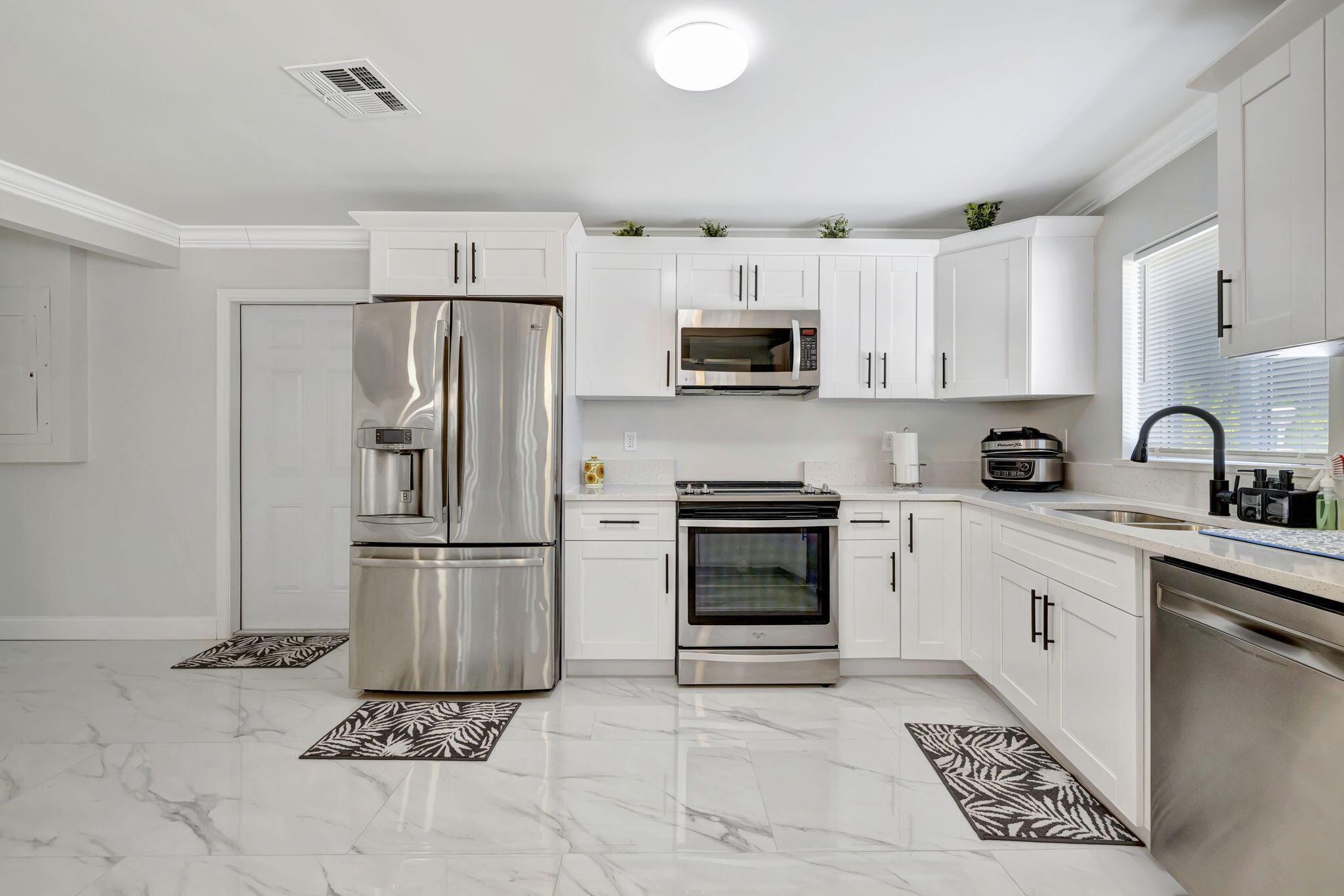 SURFSIDE UNIT 1 SUBDIVISI - Residential Lease