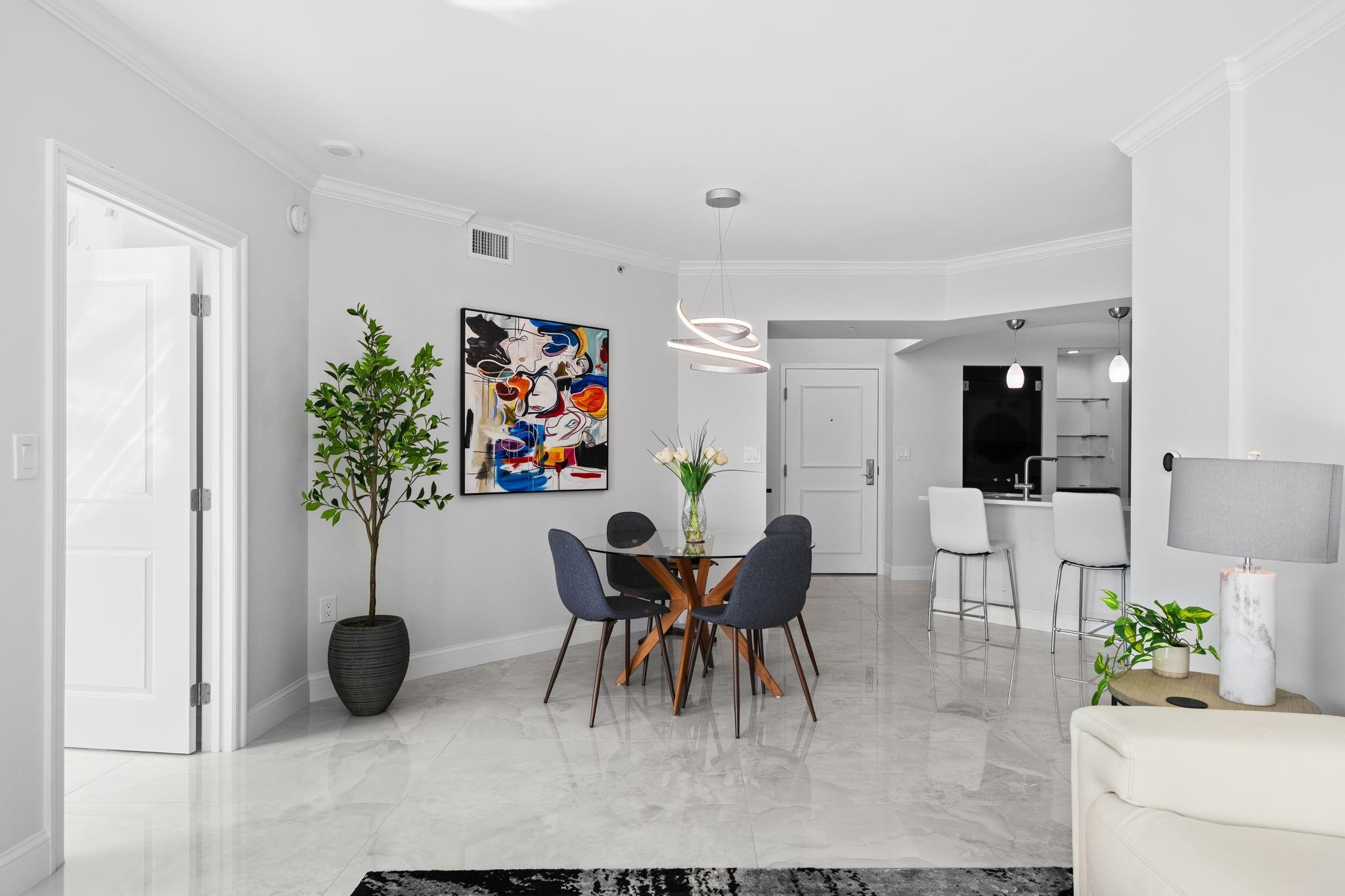 347 N New River 1010