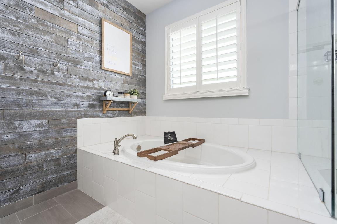 BANYAN BAY - Residential