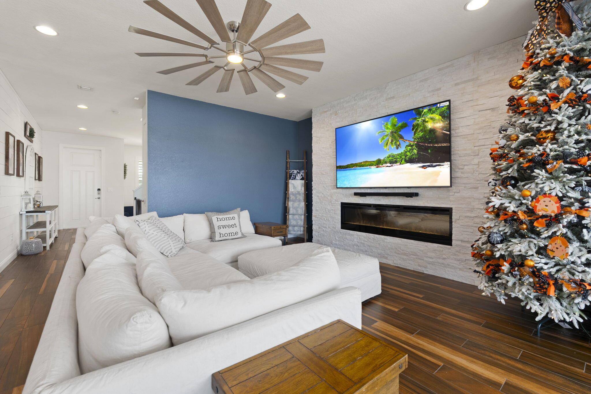 BANYAN BAY - Residential