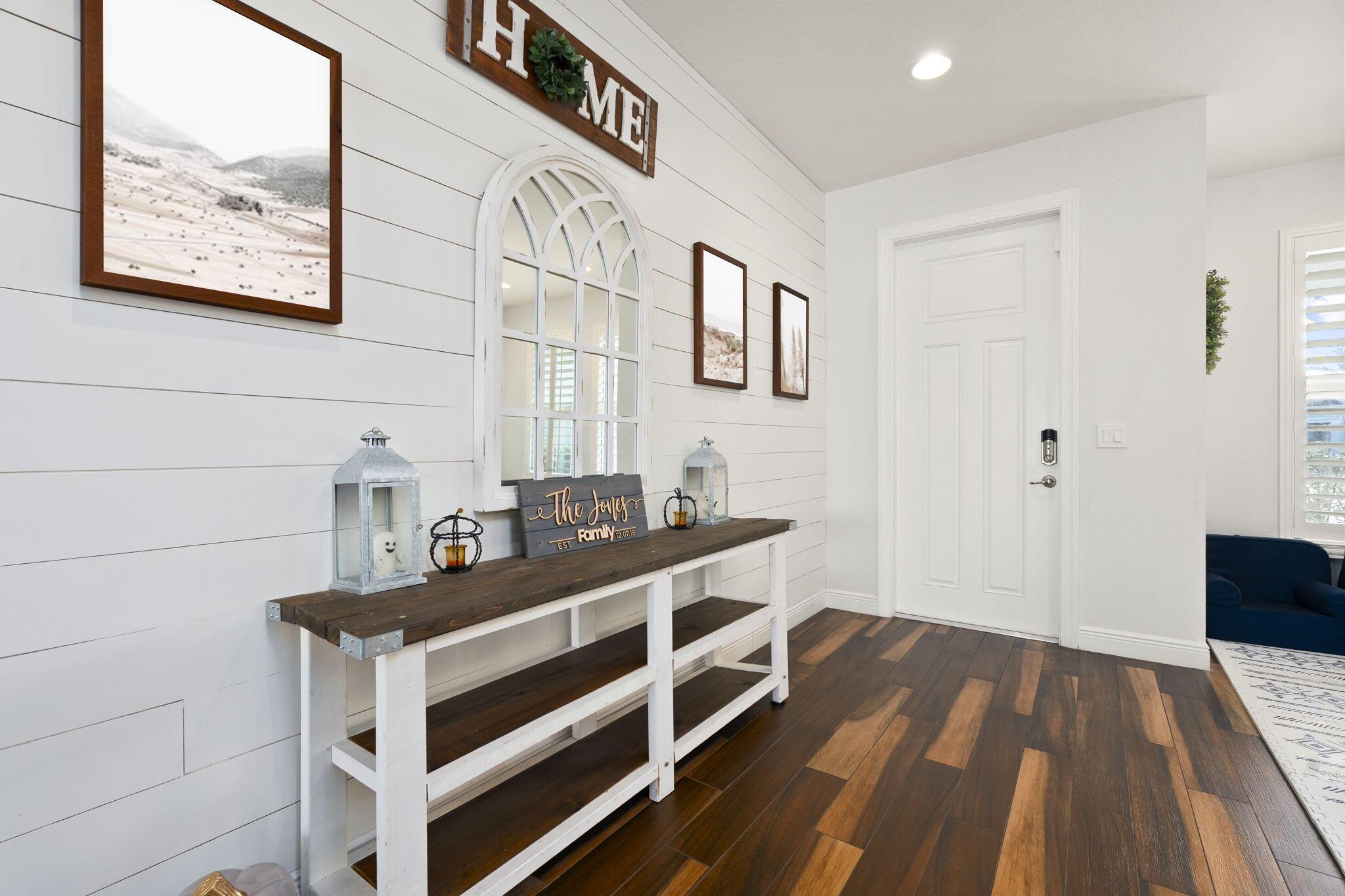 BANYAN BAY - Residential