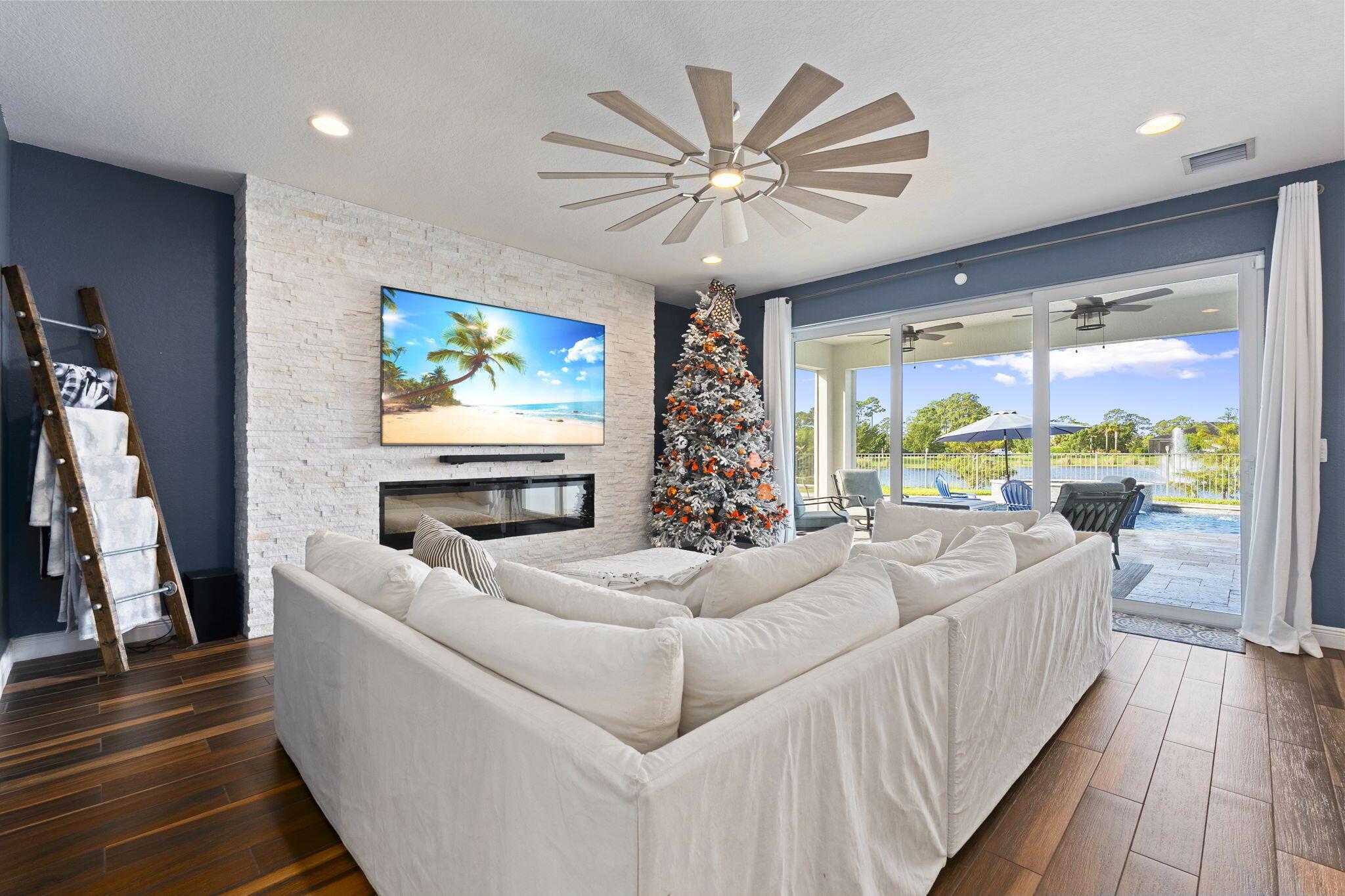 BANYAN BAY - Residential