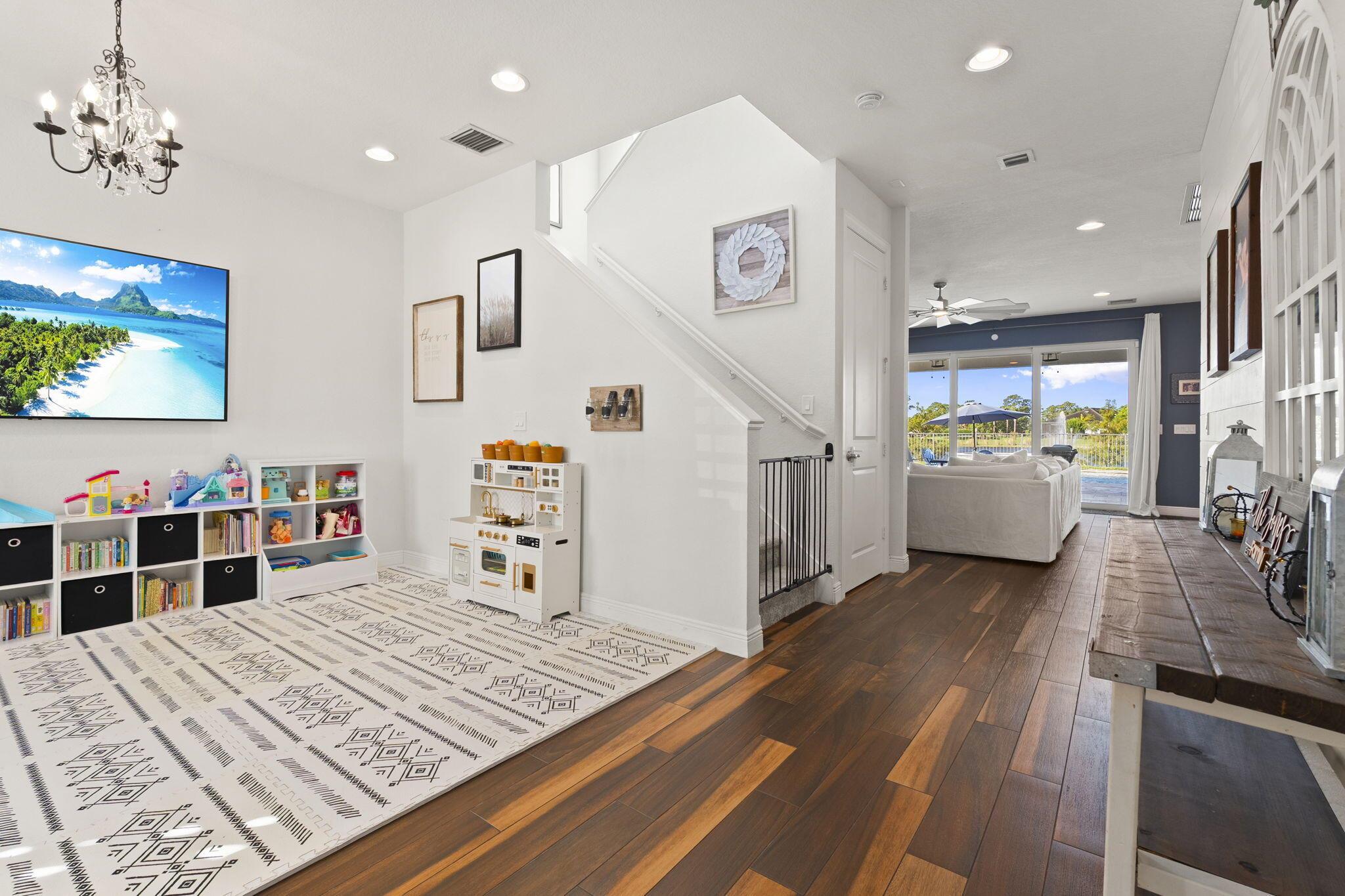 BANYAN BAY - Residential