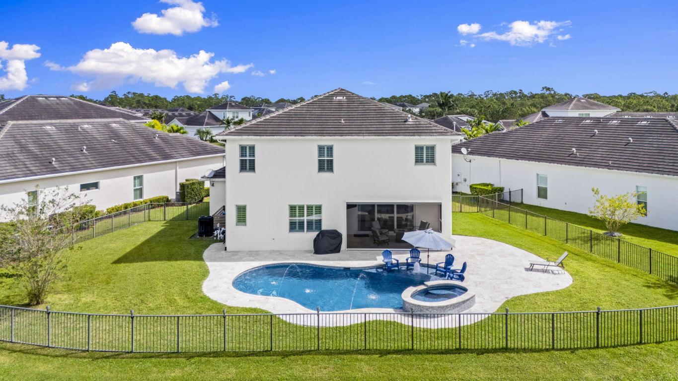 BANYAN BAY - Residential