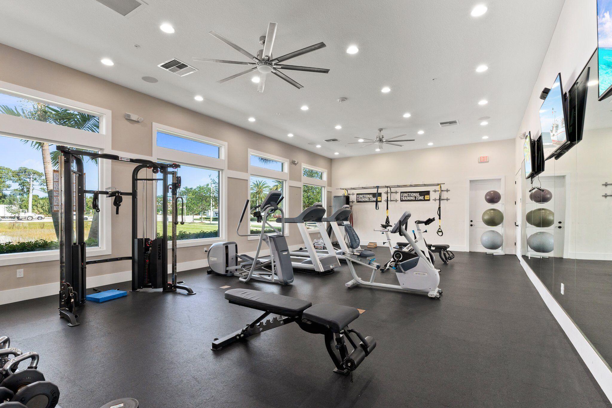 BANYAN BAY - Residential