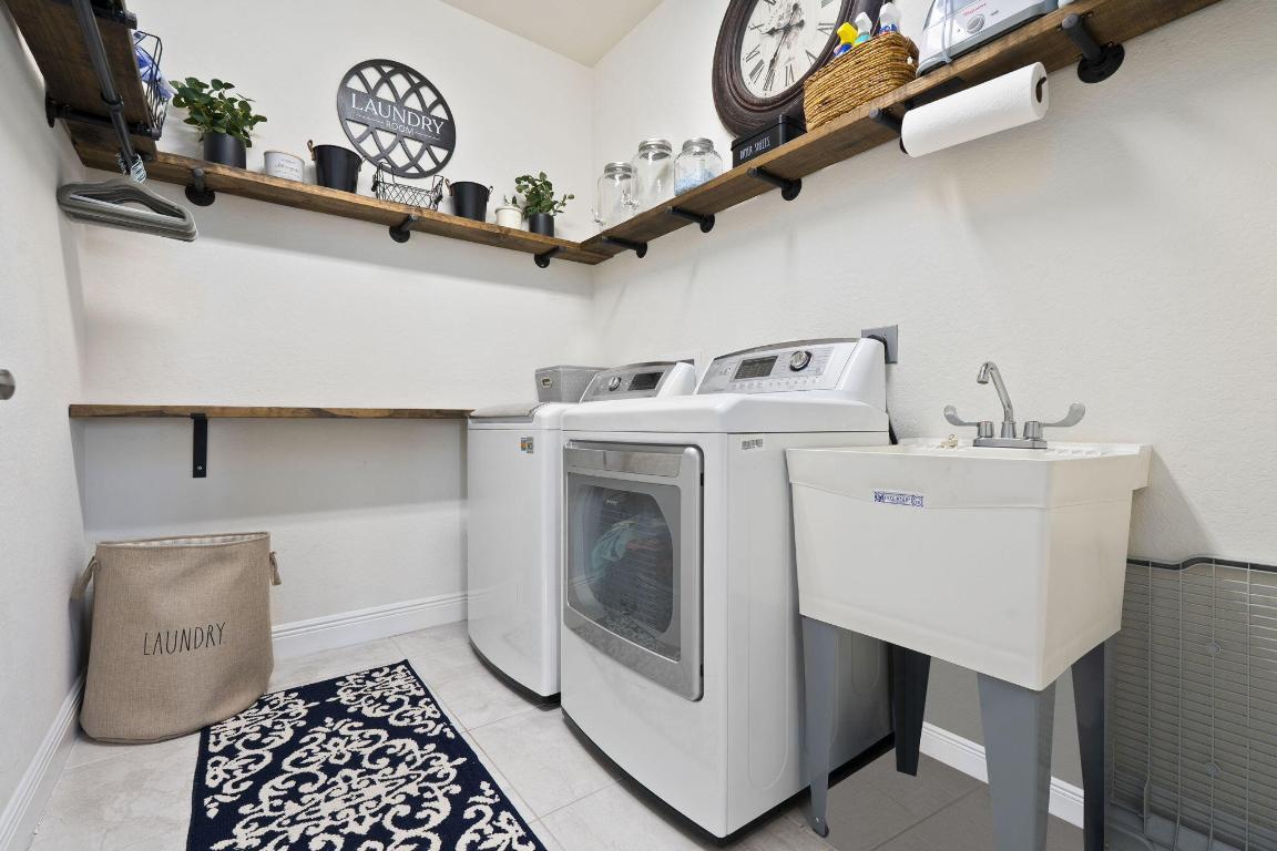 BANYAN BAY - Residential