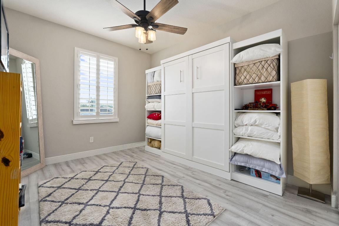 BANYAN BAY - Residential