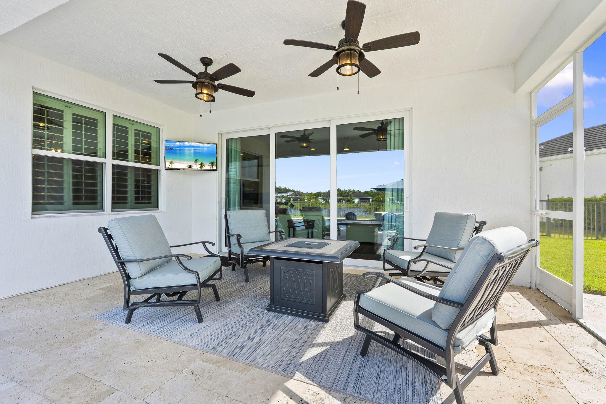 BANYAN BAY - Residential