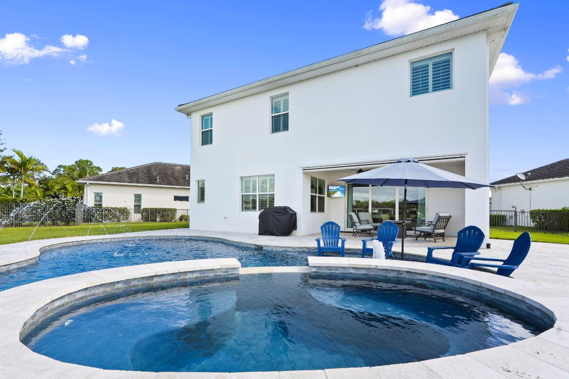 BANYAN BAY - Residential