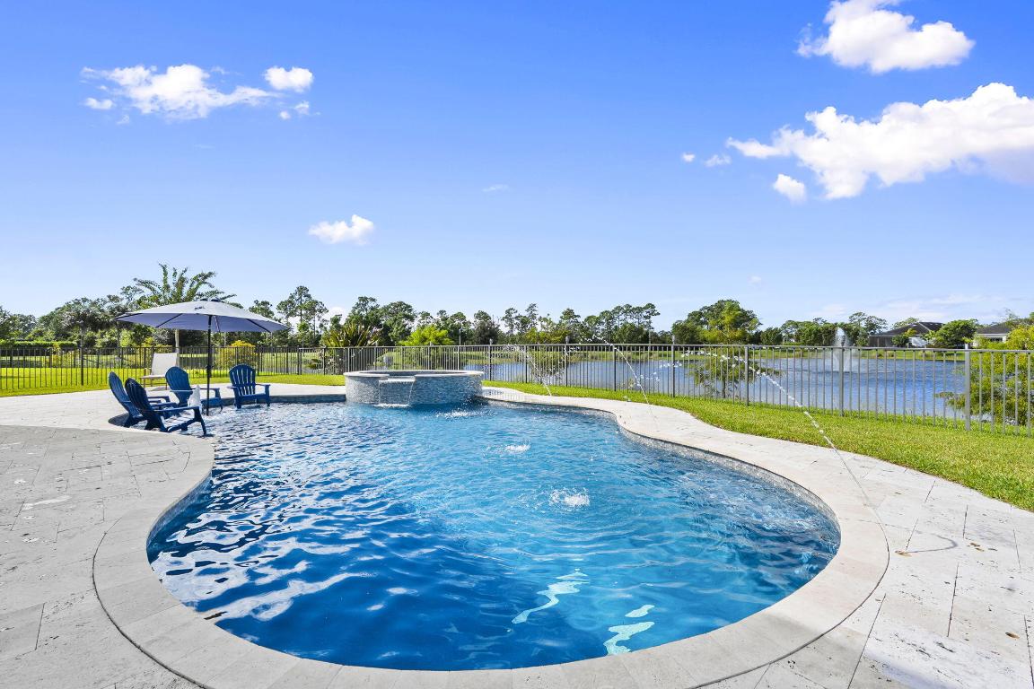 BANYAN BAY - Residential