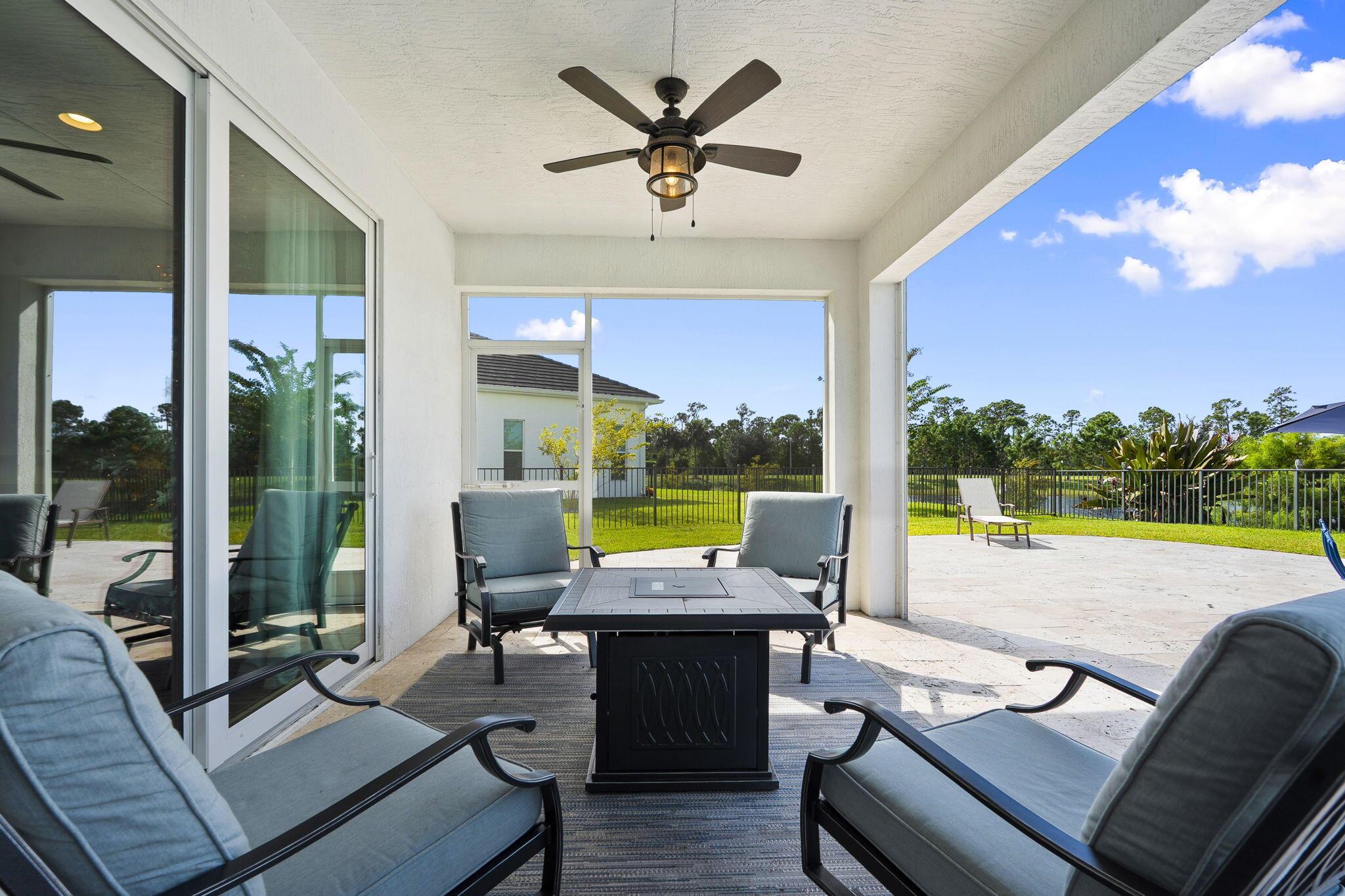 BANYAN BAY - Residential