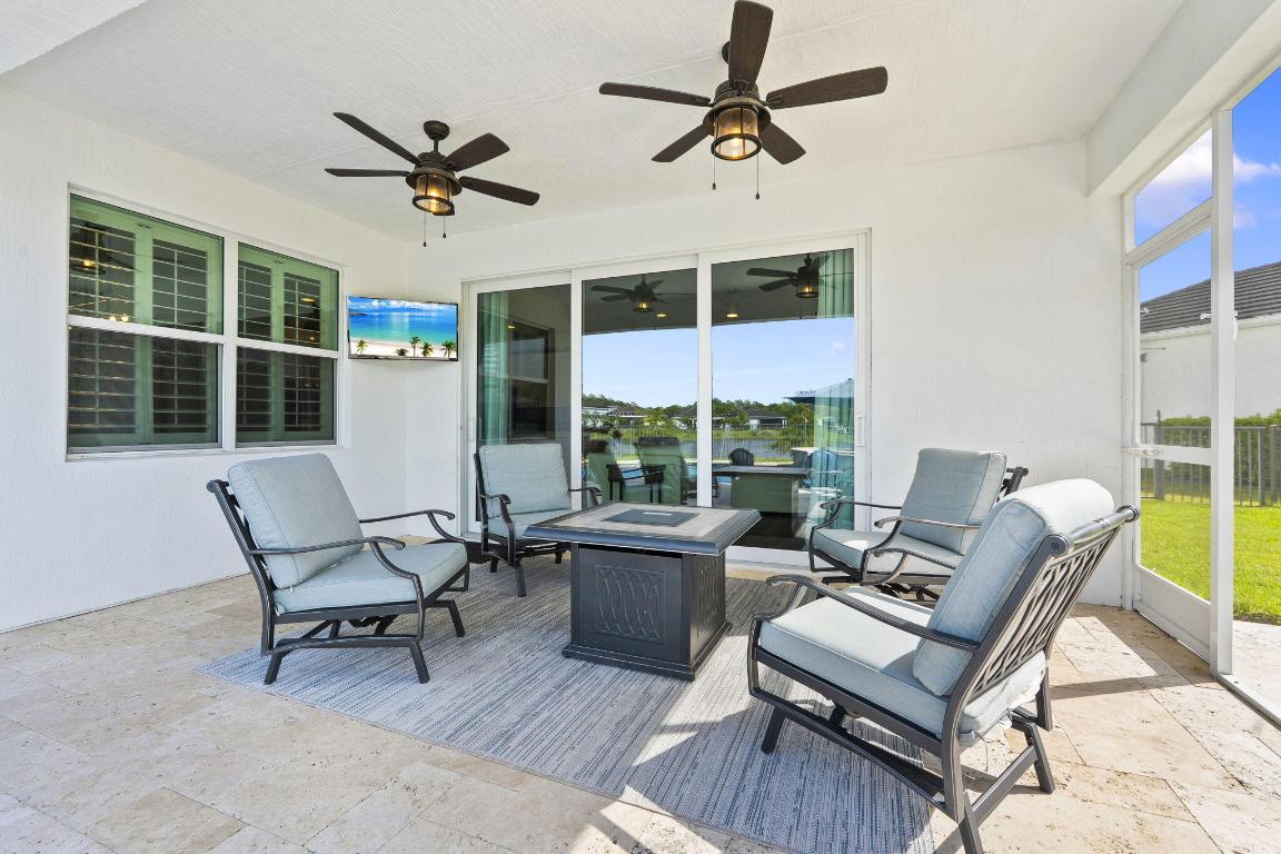 BANYAN BAY - Residential