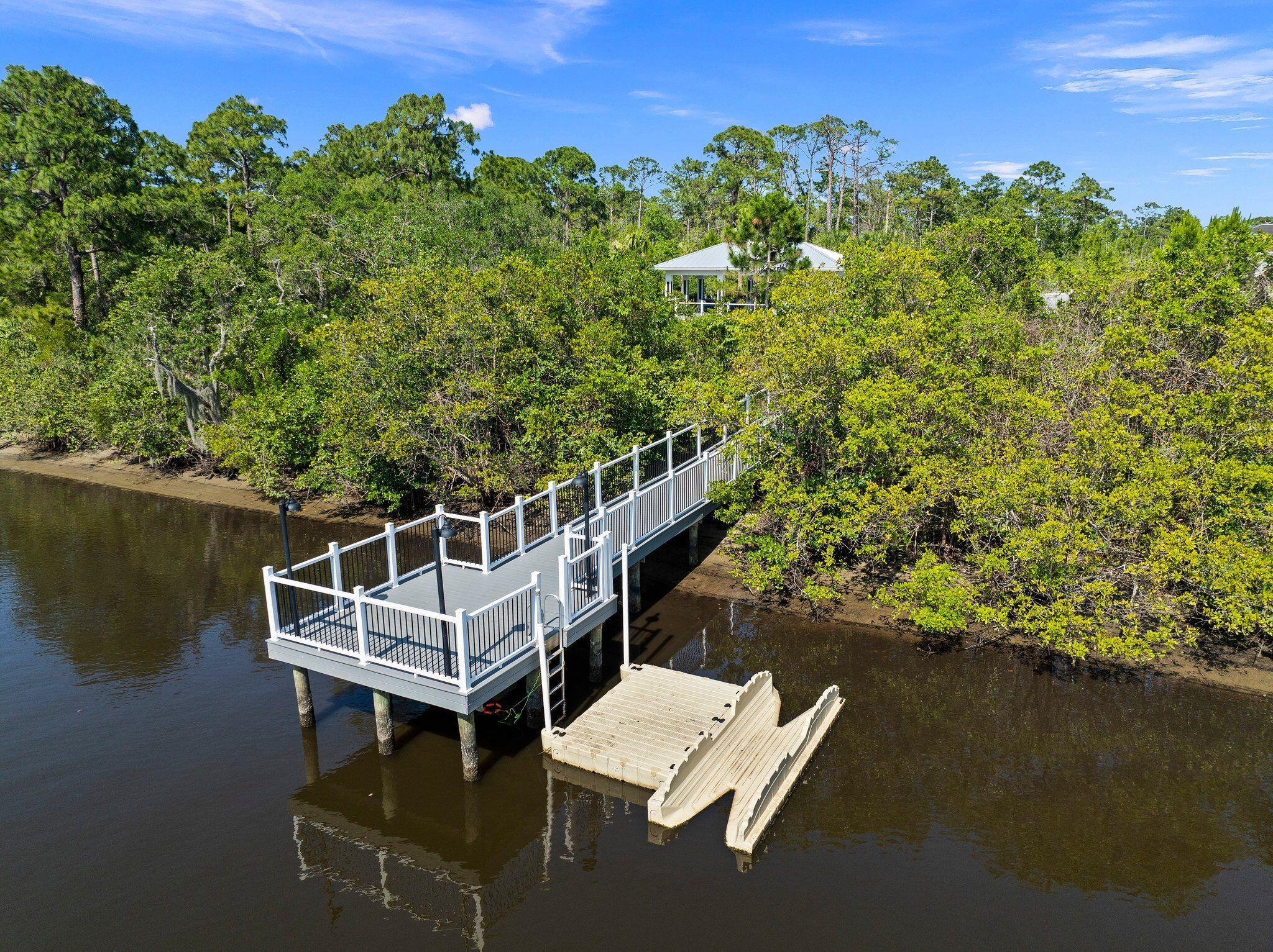 BANYAN BAY - Residential