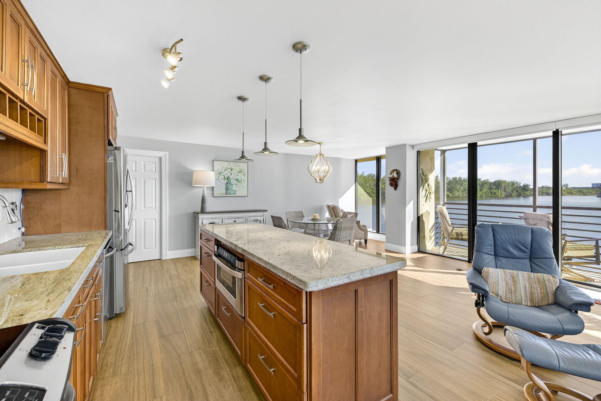 ROGERS CONDO - Residential