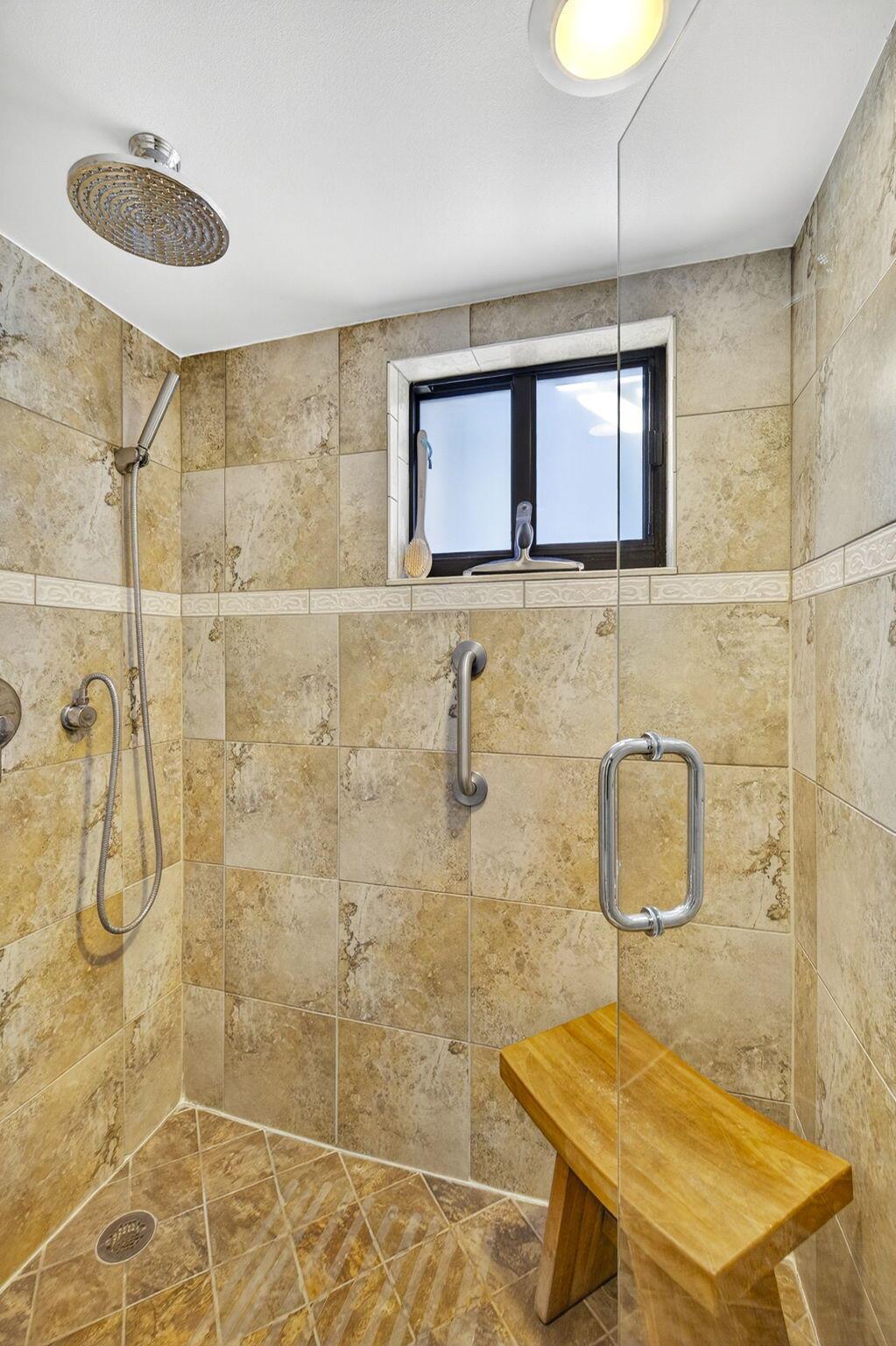 ROGERS CONDO - Residential