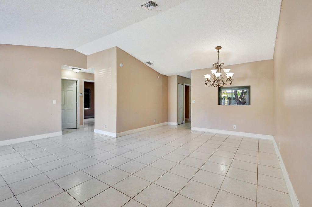 Photo of 7309 Willow Spring W, Boynton Beach, FL 33436 (MLS # R11038551)