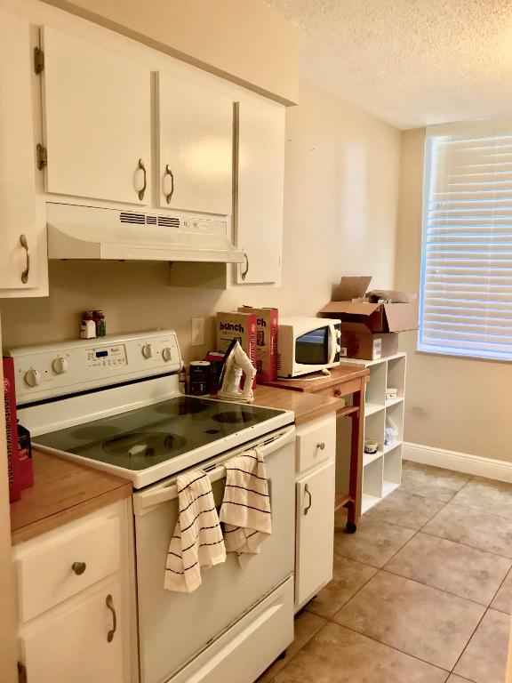 LAVERS DELRAY RACQUET CLUB CONDO - Residential Lease