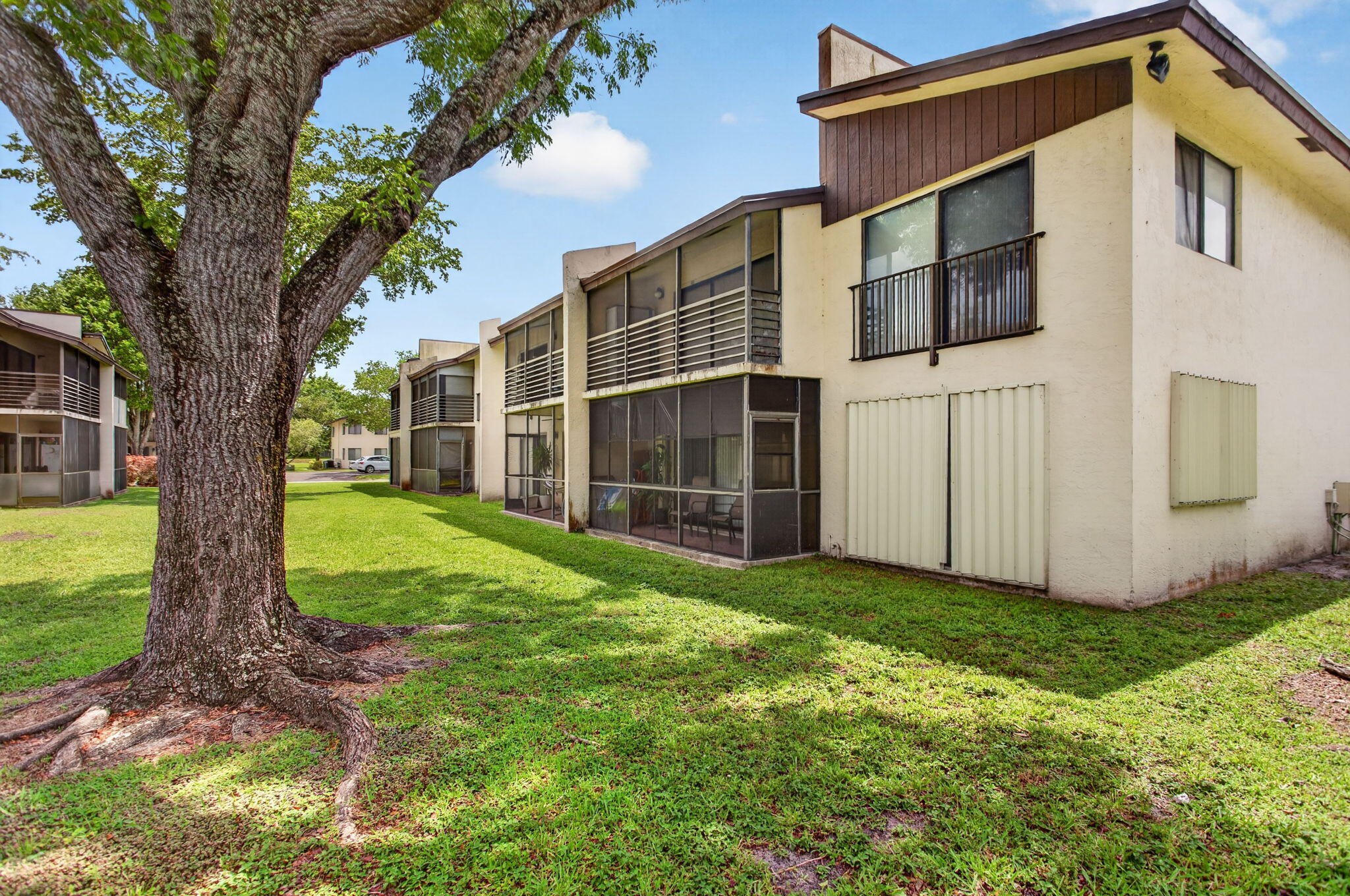 LAURELS AT MARGATE CONDO - Residential