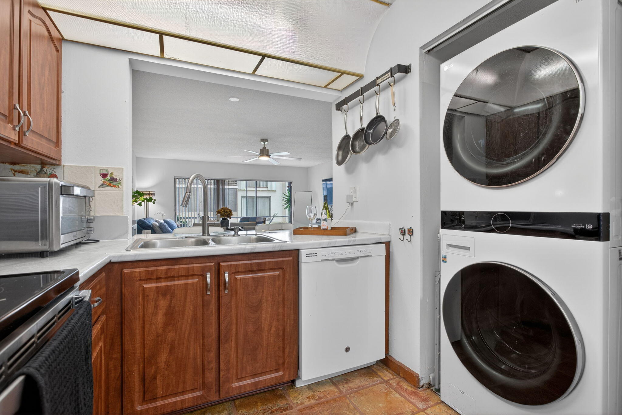LAURELS AT MARGATE CONDO - Residential