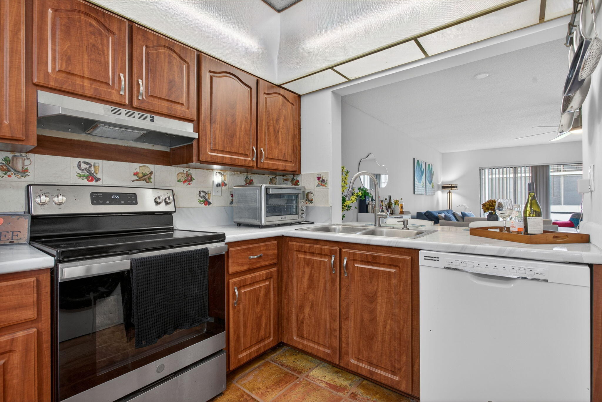 LAURELS AT MARGATE CONDO - Residential