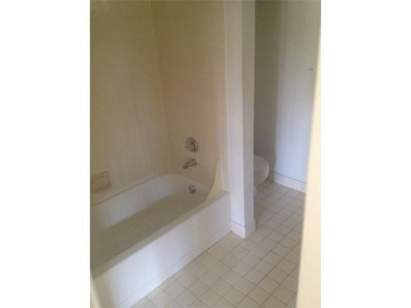 MARINA OAKS CONDO - Residential Lease