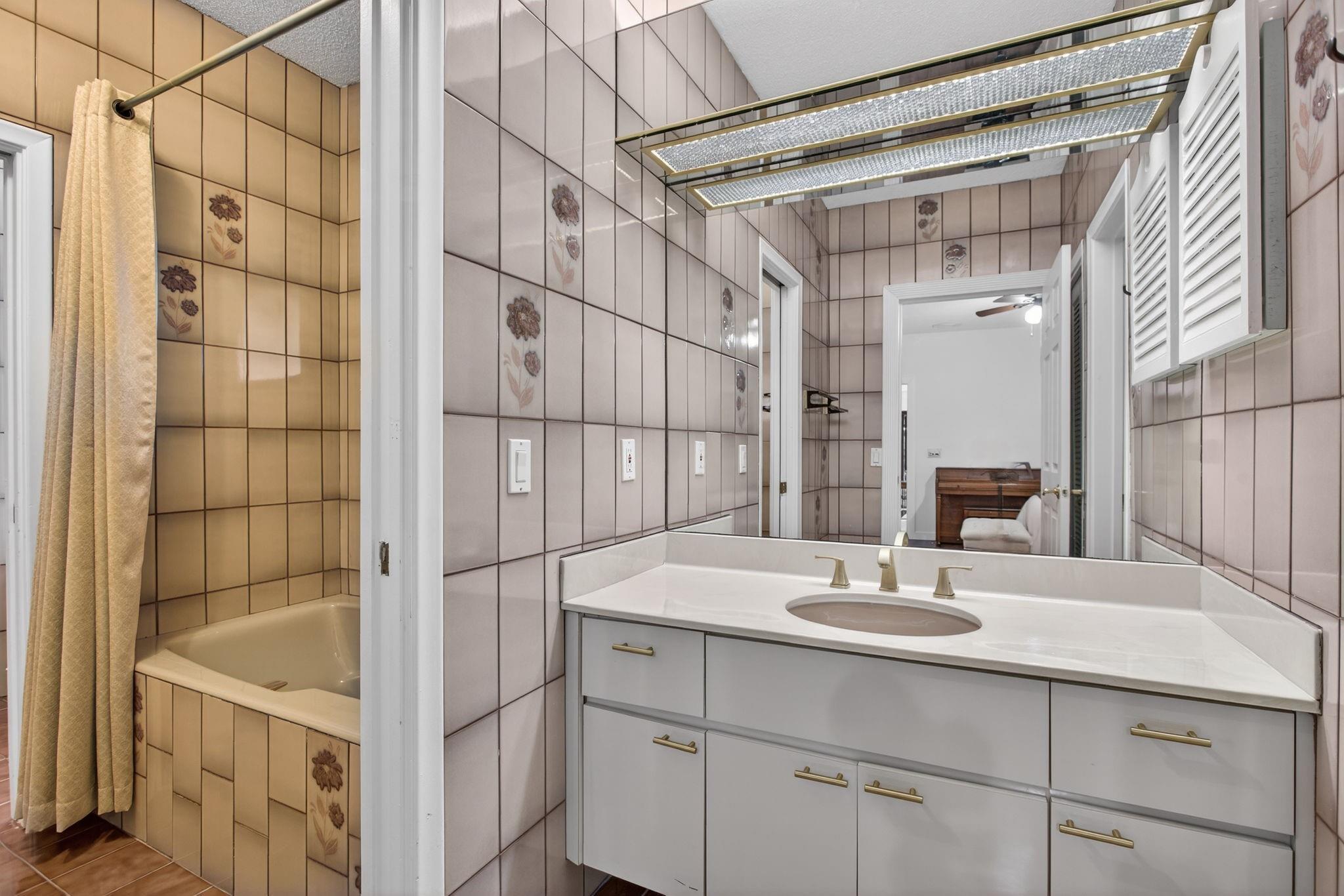 Palm-Aire Estates 1st Sec - Residential Lease