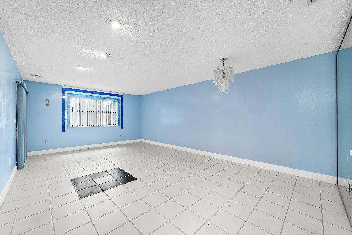 Strathmore Gate West Unit 01 - Residential